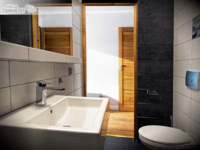 W willi Willa Diament w Karpaczu można skorzystać z łazienki przedstawionej na zdjęciu