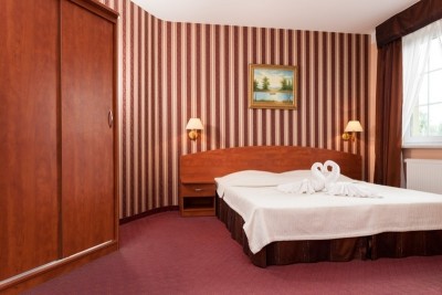 Zdjęcie przedstawia spanie w pokoju - BAŁTYK Resort w Rewalu | Rewal (wypoczywaj nad morzem) 