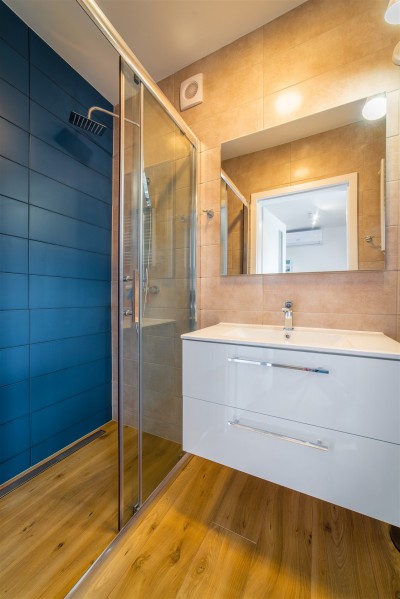 Pensjonat Amber Resort Rewal nad morzem posiada tak wyposażone łazienki