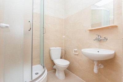 Po całym dniu pełnym atrakcji w Pogorzelicy można odświeżyć się w takiej oto łazience w pokoju Ośrodek Wypoczynkowy ALBATROS