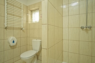W ośrodku wypoczynkowym Margo Ośrodek w Bukowcu można skorzystać z łazienki przedstawionej na fotce