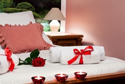 Zdjęcie przedstawia spanie w pokoju - Hotel *** Wodnik SPA | Ustronie Morskie (wypoczywaj nad morzem) 