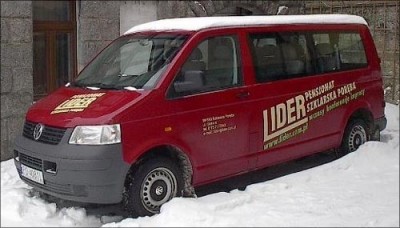 Przyjeżdżając do pensjonatu LIDER w Szklarskiej Porębie, nie trzeba się zbytnio martwić o miejsce dla samochodu.
