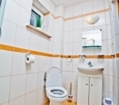Widok na łazienkę w domu gościnnym KAWKA w Pobierowie nad morzem