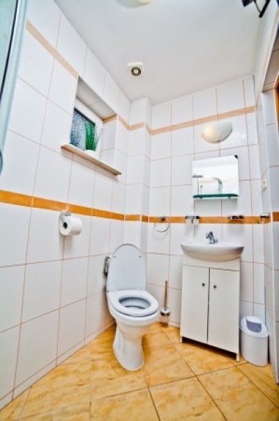 Fotka przedstawia łazienkę w domu gościnnym KAWKA