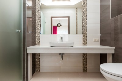 Zdjęcie przedstawia łazienkę w pensjonacie ALBATROS