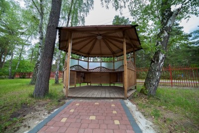 Zdjęcie przedstawia ogród przy domku letniskowym Ośrodek LAJKONIK