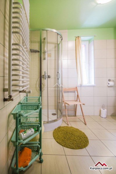 W willi Villa Jasmin w Karpaczu można skorzystać z łazienki przedstawionej na zdjęciu