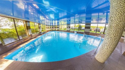 Tak właśnie wygląda basen, który dla wypoczywających w regionie turystów przygotowuje pensjonat Centrum ORKA.