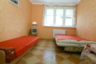 Fotografia przedstawia pokój w pokoju HORTENSJA w Rewalu (woj. zachodniopomorskie)