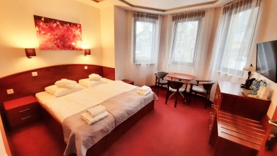 Zdjęcie przedstawia spanie w pokoju - MALACHIT Medical SPA Hotel *** | Karpacz (wypoczywaj w górach) 