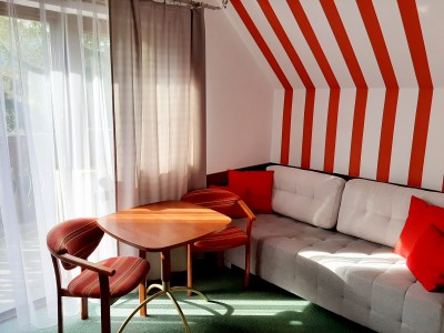 Fotografia przedstawia pokój w hotelu MALACHIT Medical SPA Hotel *** w Karpaczu (woj. dolnośląskie)
