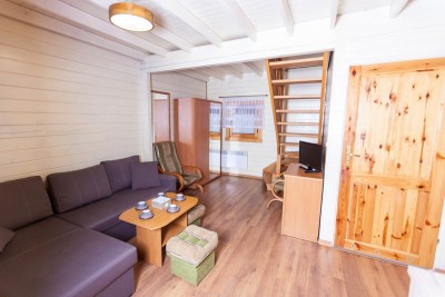 Na fotce przedstawiony jest pokój w domku letniskowym ANGELA | apartamenty - domki - pokoje w którym będziecie mogli Państwo się zatrzymać podczas pobytu w Pobierowie