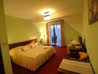 Na zdjęciu przedstawiony jest pokój w pensjonacie Villa Avena w którym możecie Państwo się zatrzymać podczas wczasów w Niechorzu
