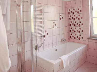 Przykładowa łazienka w pokoju Villa DEL MAR (nad morzem, woj. zachodniopomorskie)