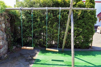 W pokoju Wczasowisko SYRENA dzieci mogą wyszaleć się na placu zabaw, znajdującym się na terenie obiektu w Niechorzu.