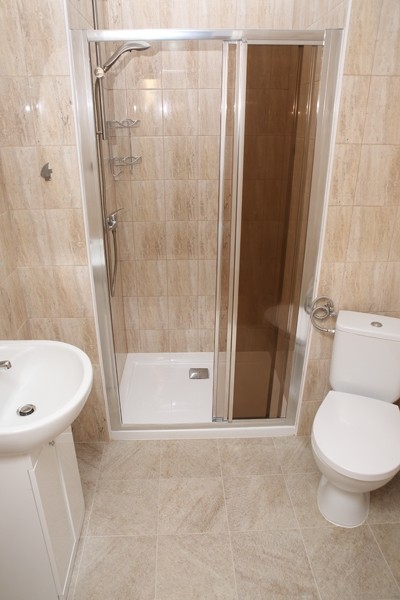 Tak prezentuje się łazienka w pokoju Wczasowisko SYRENA (ul. Parkowa 1, 72-350 Niechorze)