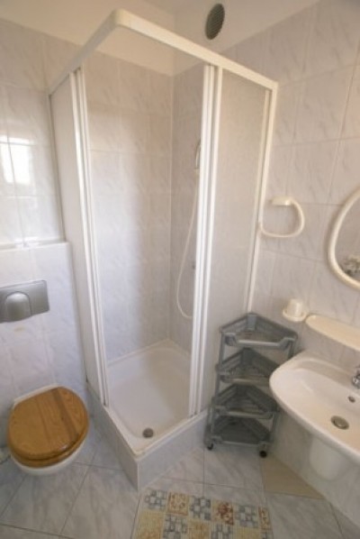 Na fotce przedstawiona jest łazienka w domu gościnnym SONIA nad morzem