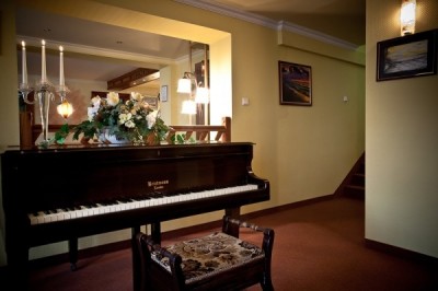 JANTAR SPA - fotografia przedstawia apartament w Niechorzu, obiekt wewnątrz.