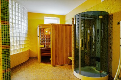 W pensjonacie PANORAMA SPA z Trzęsacza mieści się taka oto sauna, będąca niezłym uzupełnieniem dla atrakcji.