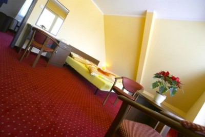 Na fotografii przedstawiony jest pokój w pokoju Willa ARCHITEKT w którym będziecie mogli Państwo się zatrzymać podczas wczasów w Karpaczu