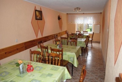 U Zbyszka w Rewalu to obiekt (z kategorii pensjonatu),w którym goście mają do dyspozycji jadalnię.