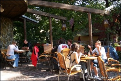 Hotel Agat (ul. 1 Maja 11 w Szklarskiej Porębie) dysponuje całkiem ciekawą restauracją.
