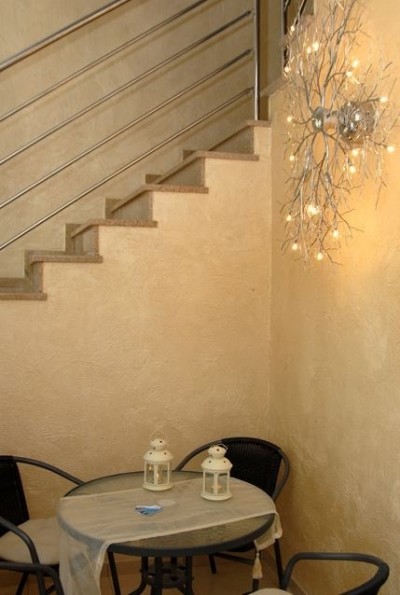 Pobierowo - zdjęcie klatki schodowej, znajdującej się na terenie pokoju Dom Gościnny SELENYA.