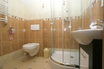 Widok na łazienkę w pokoju Dom Gościnny ROMANA w Rewalu nad morzem