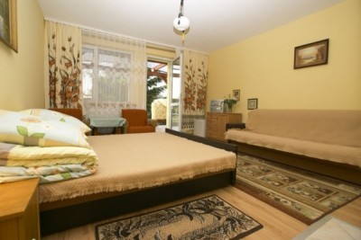 Fotografia przedstawia łoże małżeńskie | pokój Dom Gościnny ROMANA. Pomorze Zachodnie