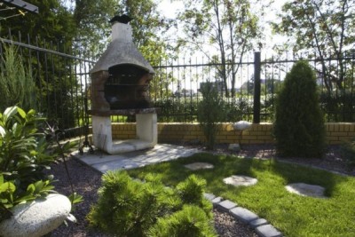 Fotka przedstawia ogród przy domu gościnnym Dom Gościnny PAWEŁ