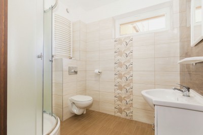 Po całym dniu pełnym atrakcji w Rewalu można odświeżyć się w takiej oto łazience w pensjonacie SOLEIL Resort & SPA