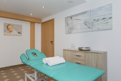 Na fotografii przedstawiony jest pokój w pensjonacie SOLEIL Resort & SPA w którym możecie Państwo się zatrzymać podczas wypoczynku w Rewalu