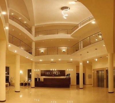 Hotel Ariston Miłków, Miłków - właśnie w recepcji goście mogą uzyskać wszelką niezbędną pomoc.