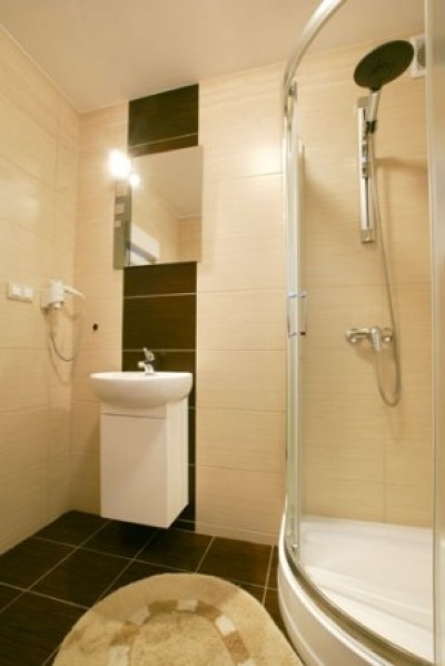 Apartament Apartamenty POD MUZAMI nad morzem posiada tak wyposażone łazienki