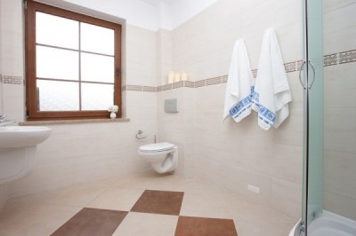 Na fotografii widzimy łazienka w pensjonacie Pensjonat BURSZTYN nad morzem