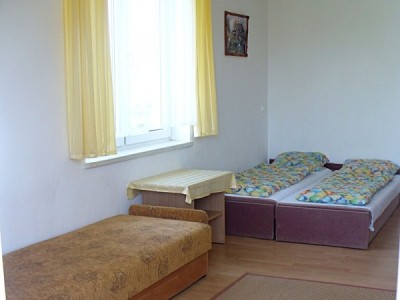 Na fotce przedstawiony jest pokój w domu gościnnym Wiki w którym możecie Państwo się zatrzymać podczas wypoczynku w Ustroniu Morskim
