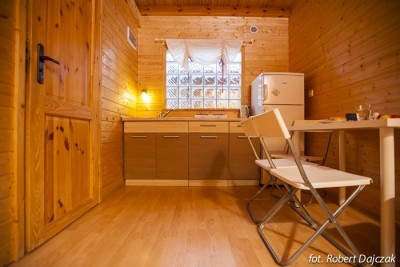 Podstawą aneksu kuchennego jest kompleksowe wyposażenie - domek letniskowy Domki drewniane DOMINIKA (Rewal).