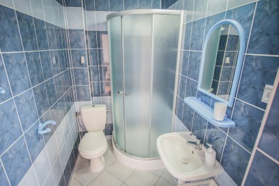 Na fotografii widzimy łazienka w domu gościnnym POLA nad morzem