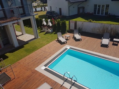 Tak właśnie wygląda basen, który dla wypoczywających w regionie turystów przygotowuje pensjonat Frajda.