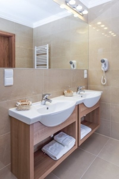 Tak prezentuje się łazienka w hotelu Hotel & SPA Greno *** (ul. Olimpijska 2, 58-540 Karpacz)