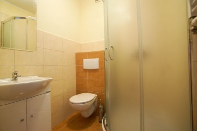 Na fotografii przedstawiona jest łazienka w willi Villa Molo nad morzem