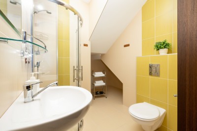 W apartamencie Apartamenty EWiTA w Sarbinowie można skorzystać z łazienki przedstawionej na fotografii