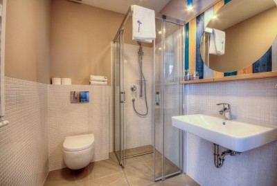 Apartament Apartamenty BURSZTYNOWA 17 nad morzem posiada tak wyposażone łazienki