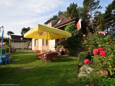 Przy domu gościnnym Villa Alma (ul. Bursztynowa 26, 72-350 Niechorze) znajduje się widoczny na zdjęciu ogród