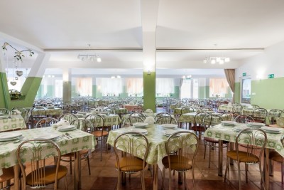 DZIEJBA LEŚNA w Pogorzelicy to obiekt (z kategorii pokoju),w którym goście mają do dyspozycji jadalnię.