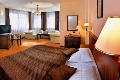 Łóżko małżeńskie w hotelu Hotel DZIKI POTOK *** Konferencje & SPA w Karpaczu