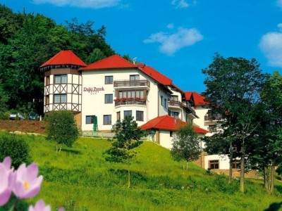 Już na pierwszy rzut oka widać, czego turyści mogą się spodziewać po hotelu Hotel DZIKI POTOK *** Konferencje & SPA z Karpacza w górach.
