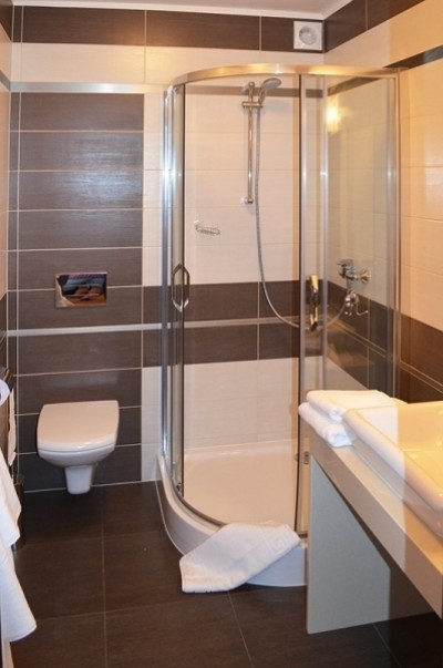 Przykładowa łazienka w pensjonacie LUNA (nad morzem, woj. zachodniopomorskie)