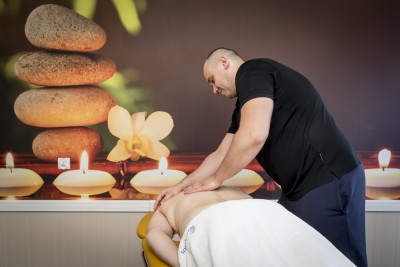 Specjaliści od relaksu SPA SANUS proponują masaż kamieniami | Świeradów-Zdrój.